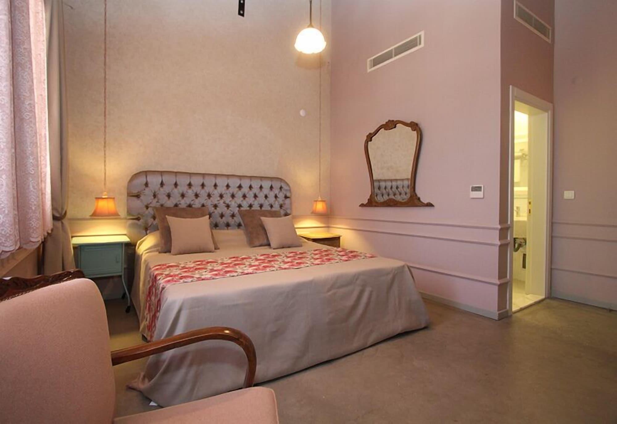 Alacati Kostem Hotel - Special Category Exterior foto