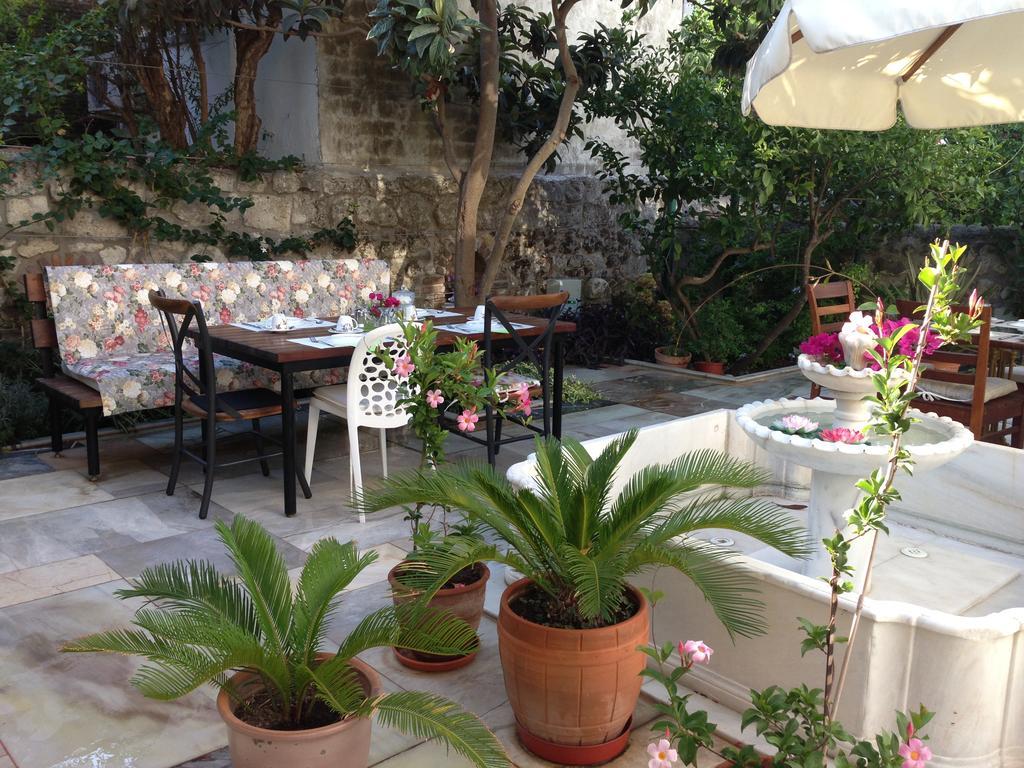 Alacati Kostem Hotel - Special Category Exterior foto